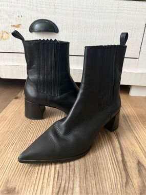 Zara Black Pointed-Toe Block Heel Chelsea Boots EU 38 Indie Sleek 90s Minimalist